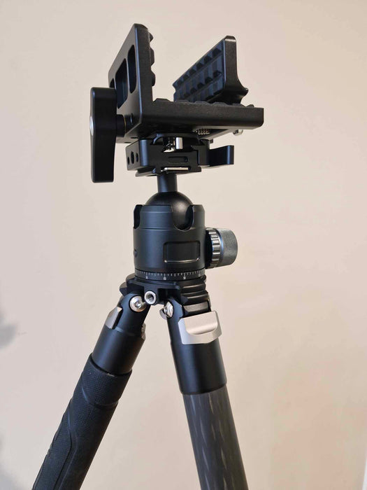 CARBON FIBRE TRIPOD WITH RIFLE SADDLE CLAMP