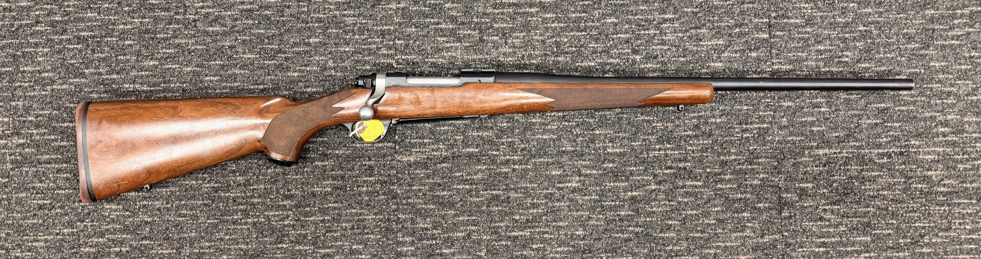 S/H RUGER M77 HAWKEYE 243 WIN S/N- 71085018 STK- 45089